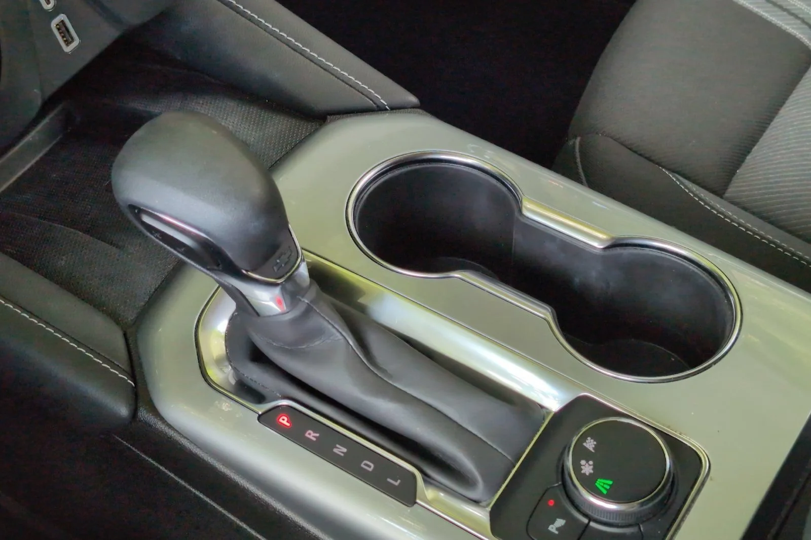 Used 2024 Black Chevrolet 2LT image 22