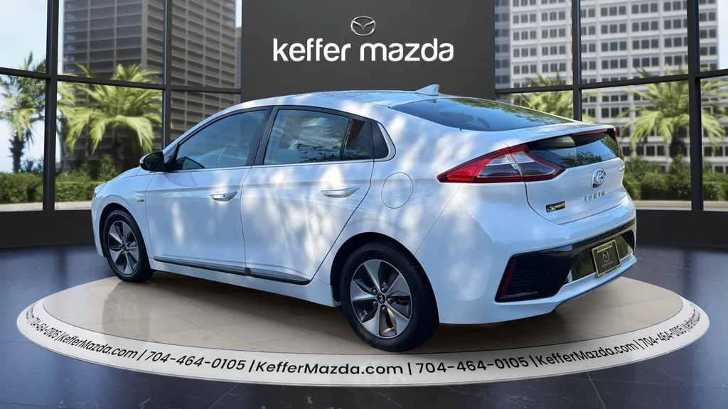 Used 2019 Ceramic White Hyundai Limited image 5