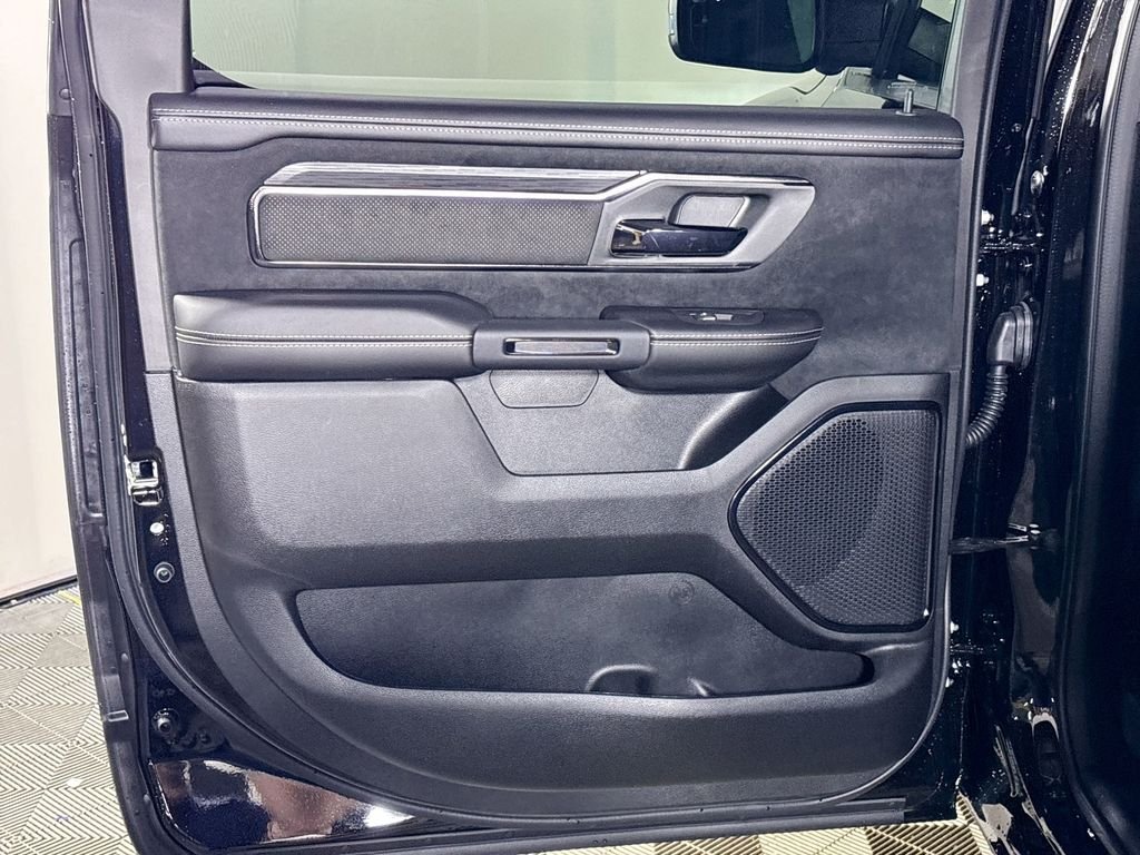 New 2026 Diamond Black Crystal Pearl-Coat Exterior Paint RAM RHO image 19