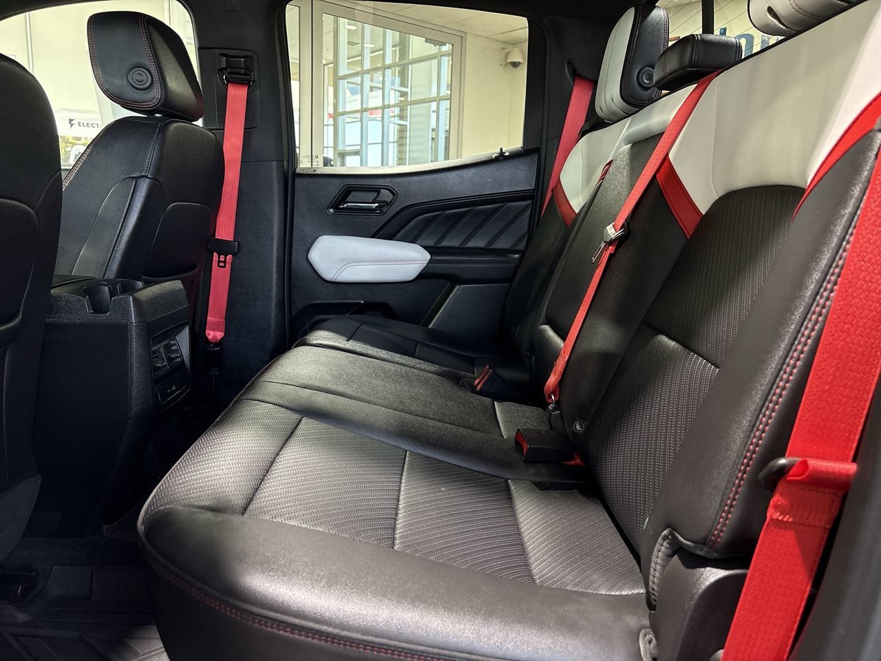 Used 2023 Onyx Black GMC 4WD AT4X image 24