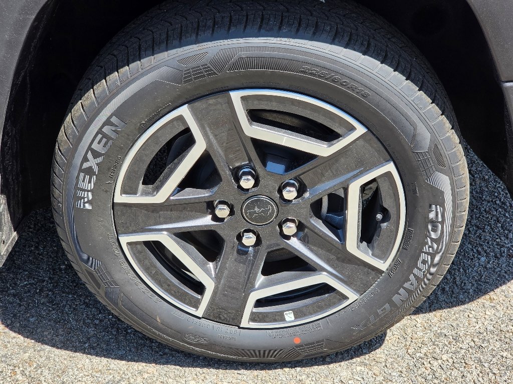 New 2026 White Jeep Laredo image 4