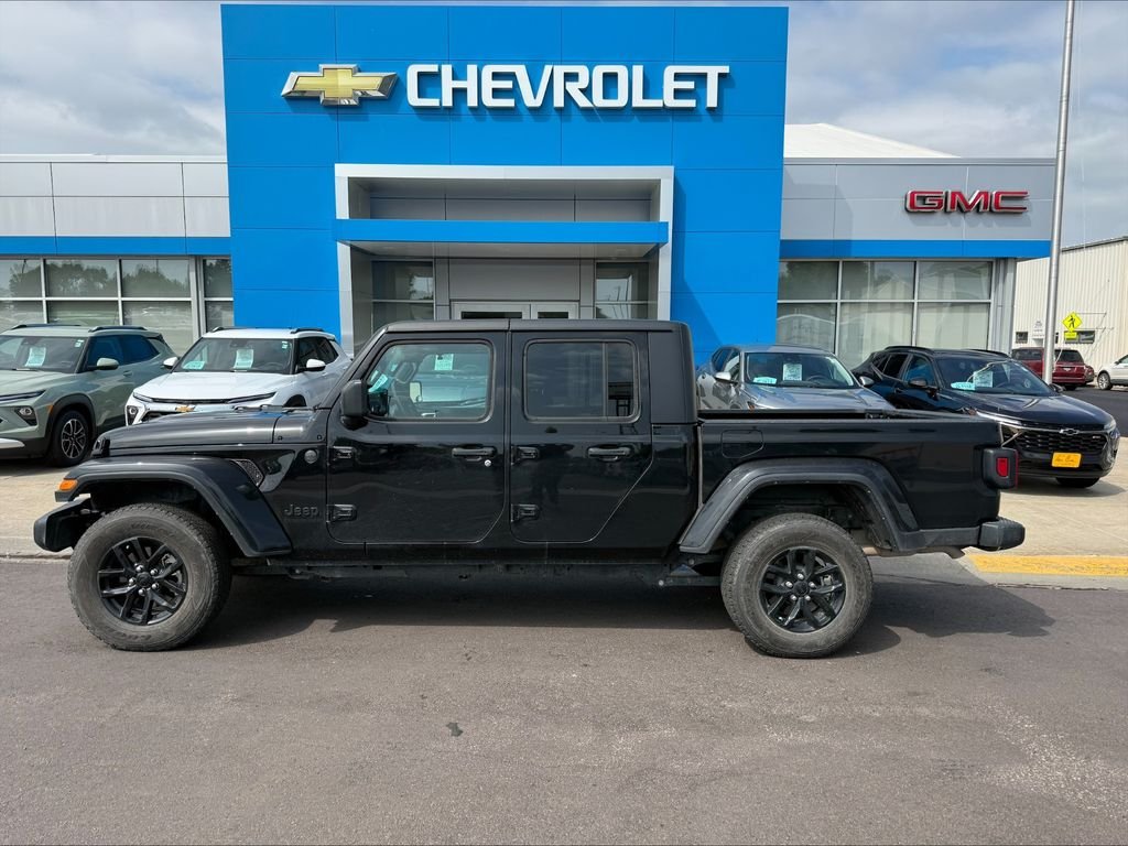 Used 2023 Black Jeep Sport S image 1