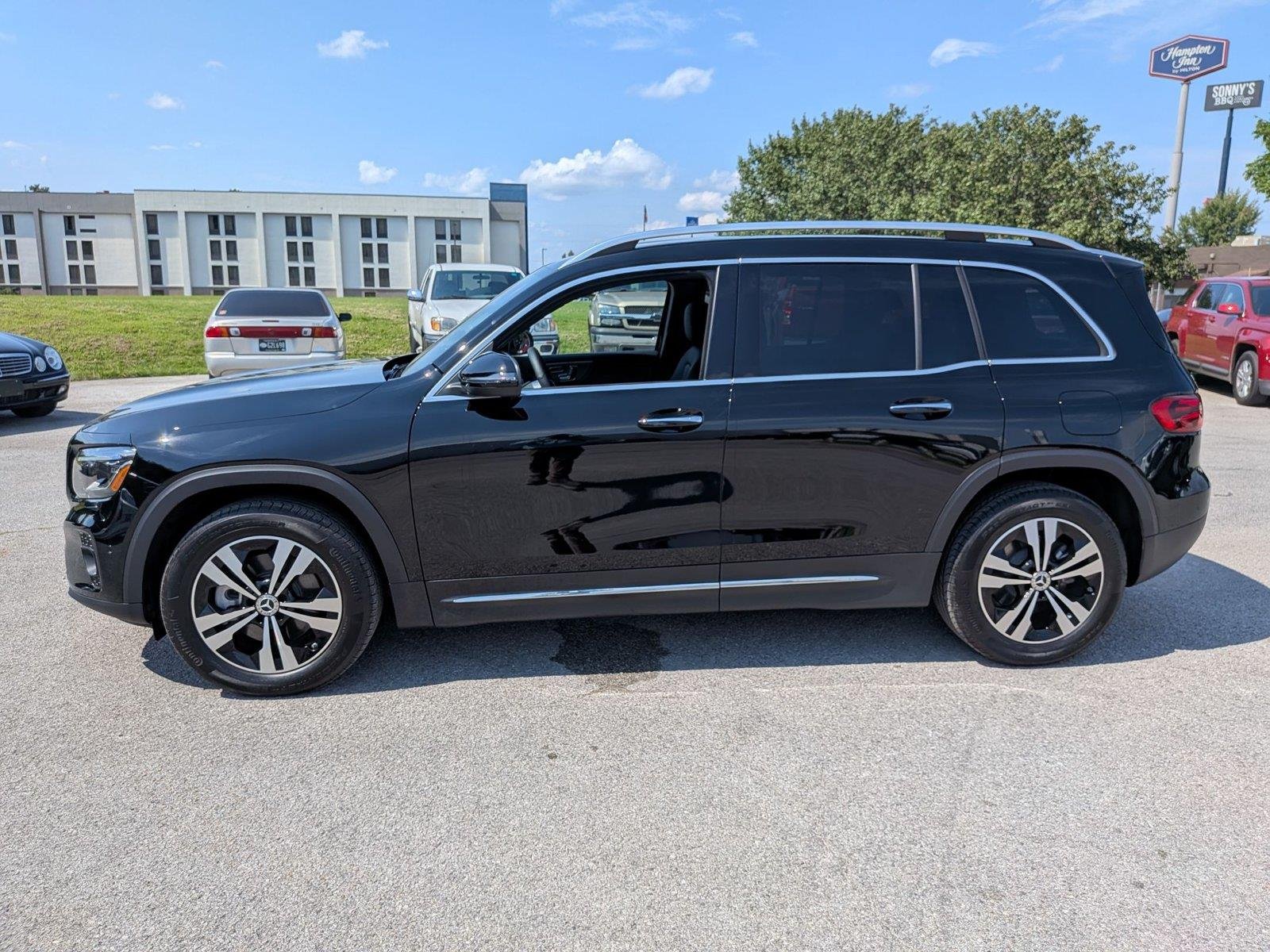 Used 2025 Night Black Mercedes-Benz GLB 250 image 2