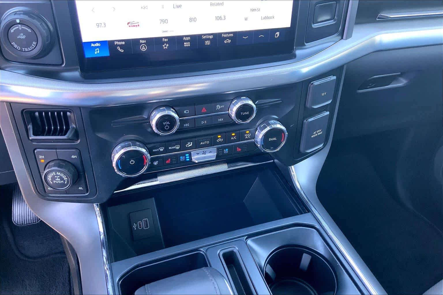 Used 2025 Agate Black Metallic Ford LARIAT image 35