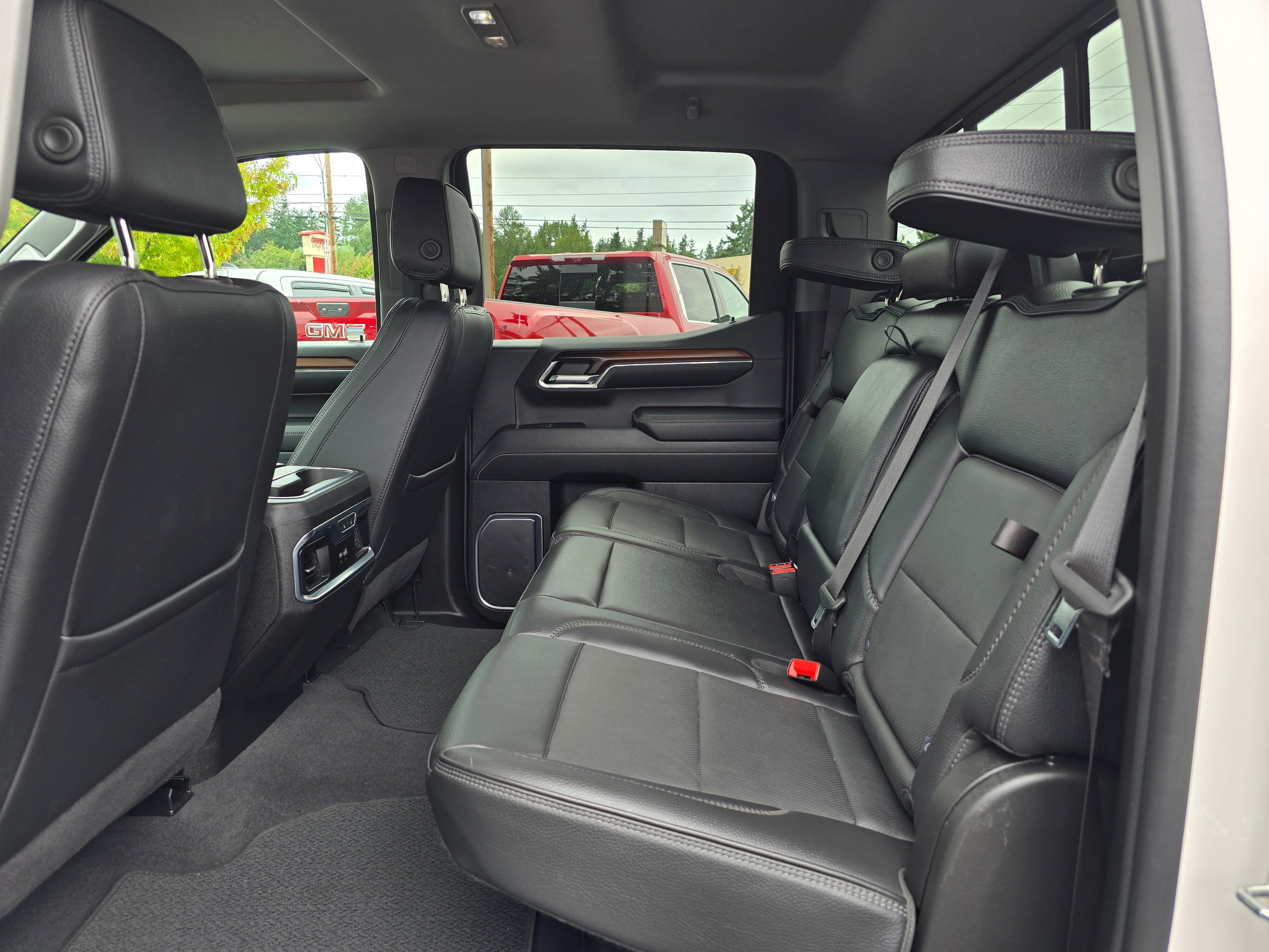 Used 2024 White Frost Tricoat GMC Denali image 17