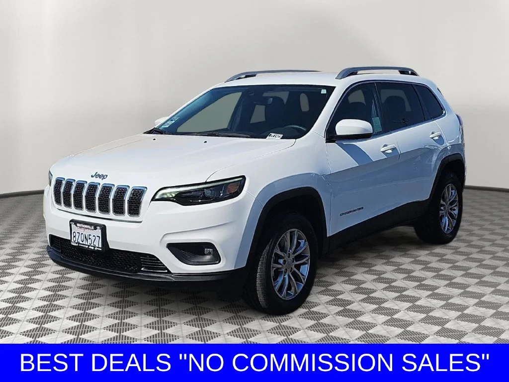 Used 2021 Bright White Clearcoat Jeep Latitude Lux image 7