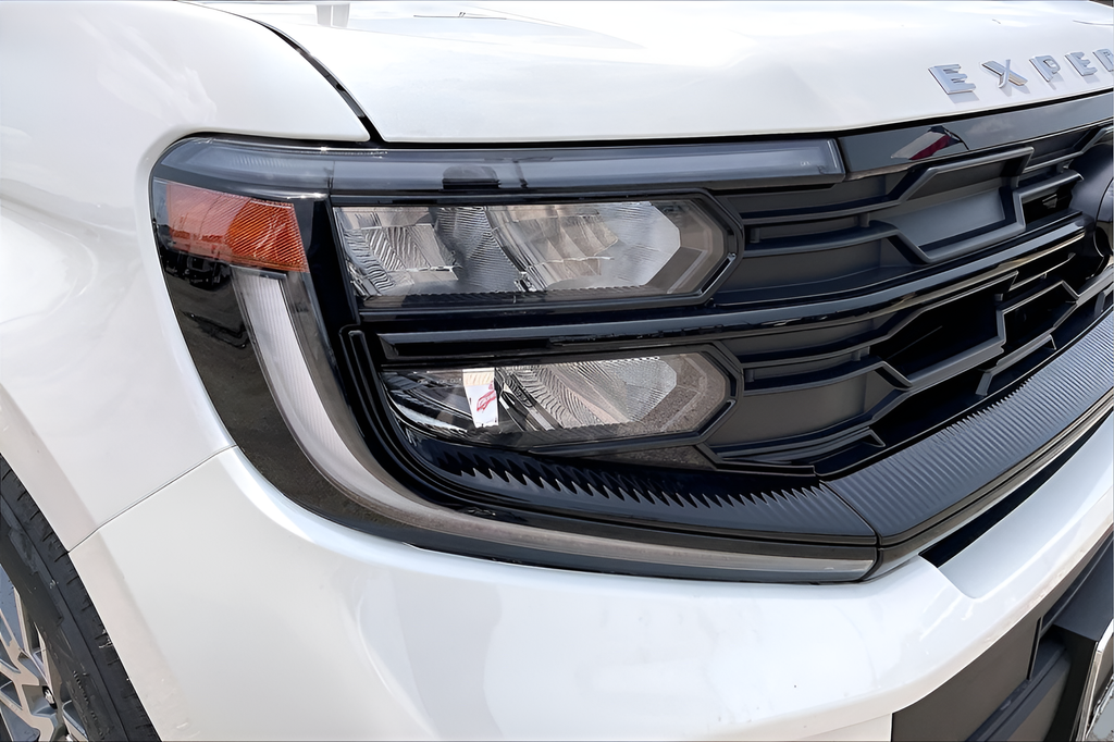 New 2026 Star White Metallic Tri-Coat Ford Active image 24