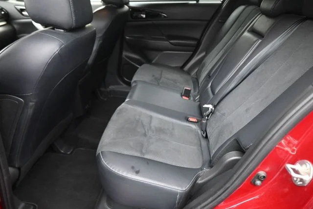 Used 2024  Mitsubishi SE image 27