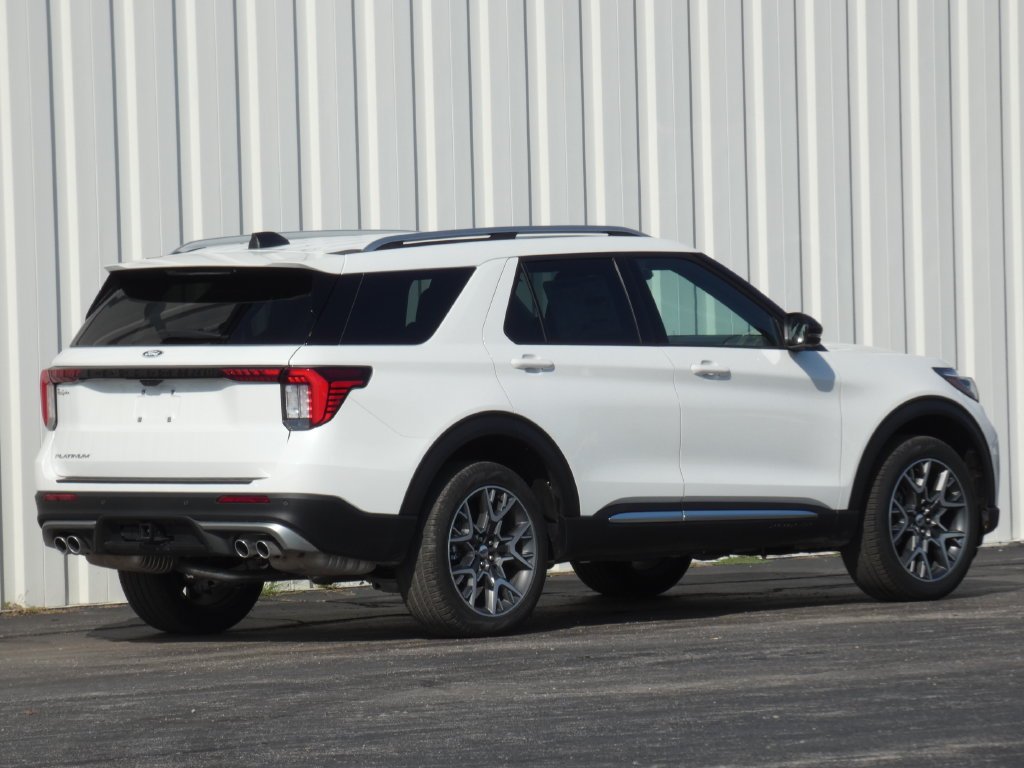 New 2027 Star White Metallic Tri-Coat Ford Platinum™ image 3