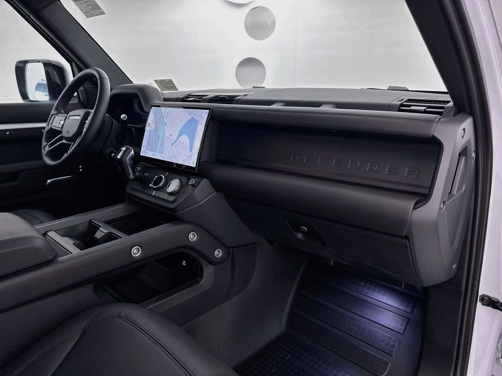 New 2026 Fuji White Land Rover X-Dynamic SE image 31
