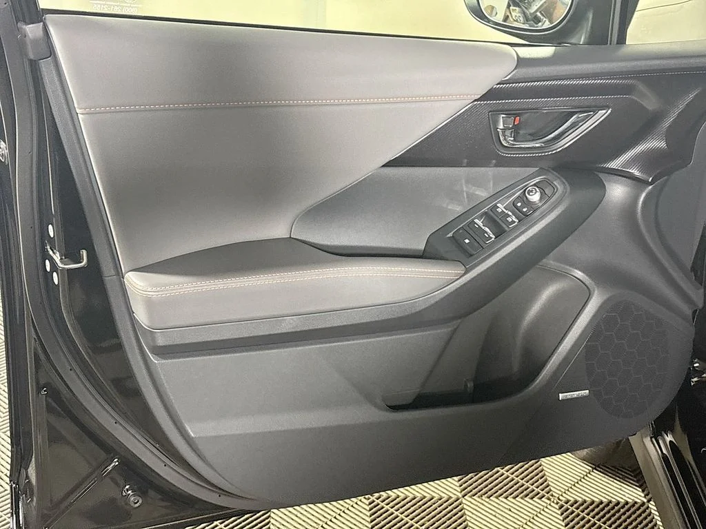 New 2026 CRYSTAL BLACK SILICA Subaru Limited Hybrid image 10