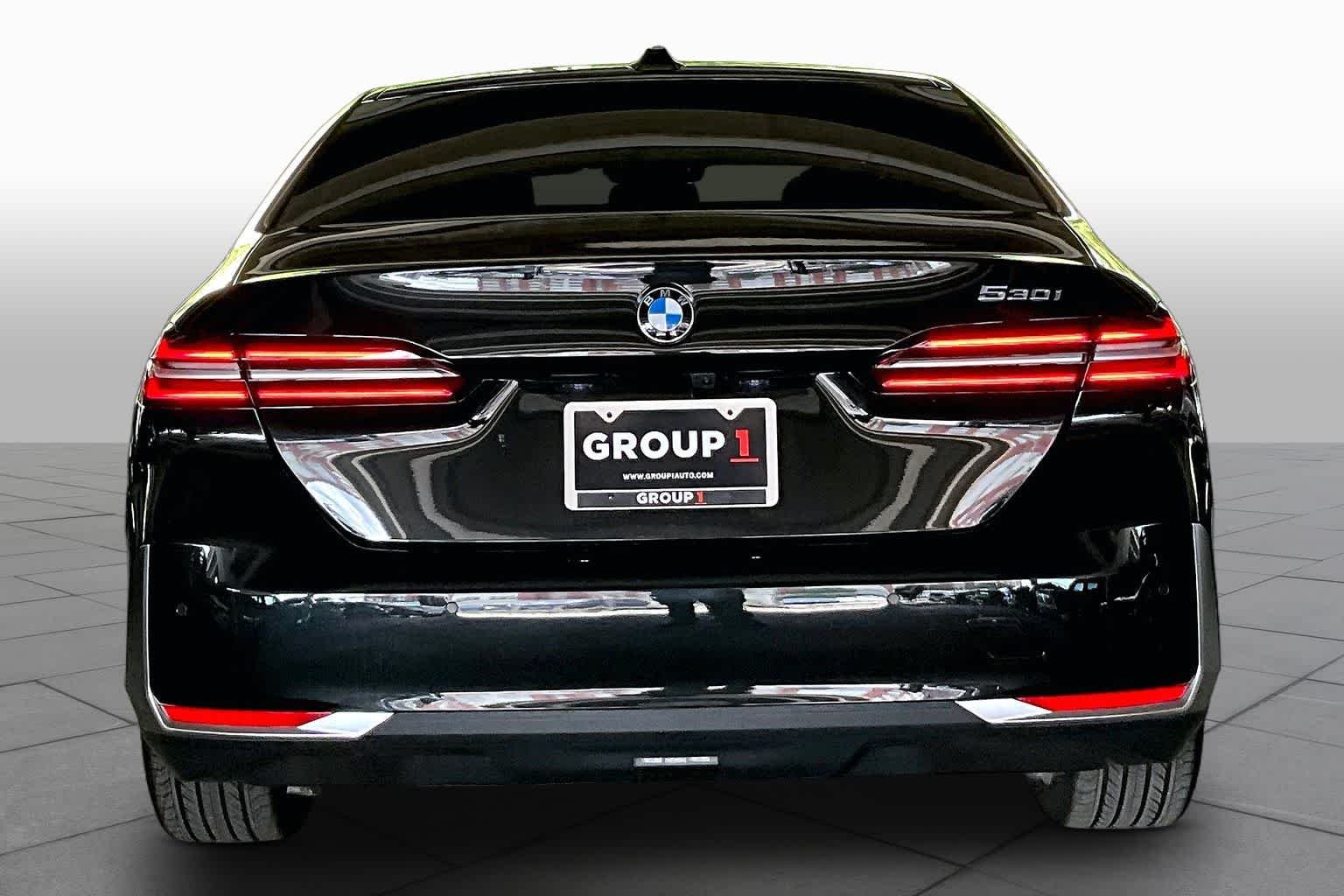 Used 2025 Black Sapphire Metallic BMW 530i image 4