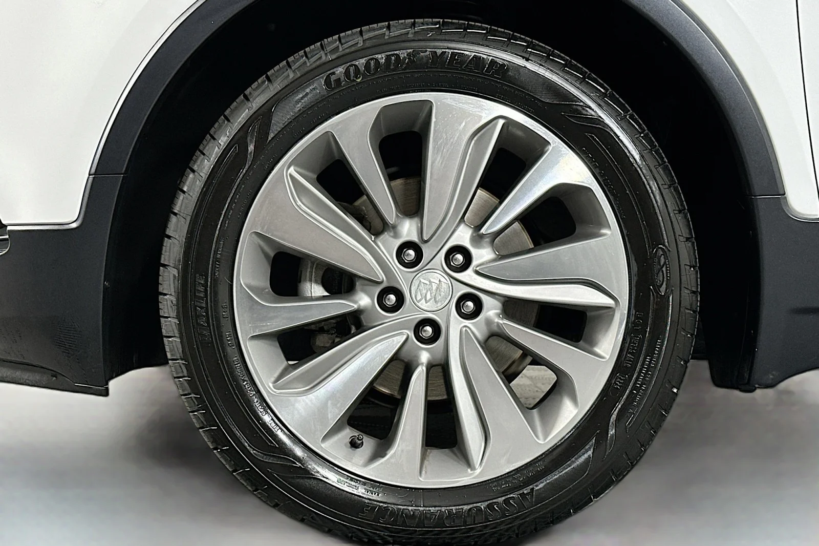 Used 2018 Summit White Buick Preferred image 11