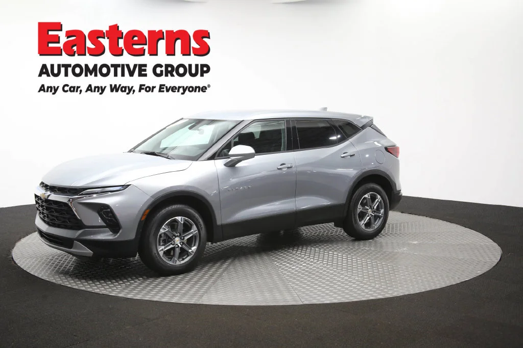 Used 2025 Gray Chevrolet LT image 60
