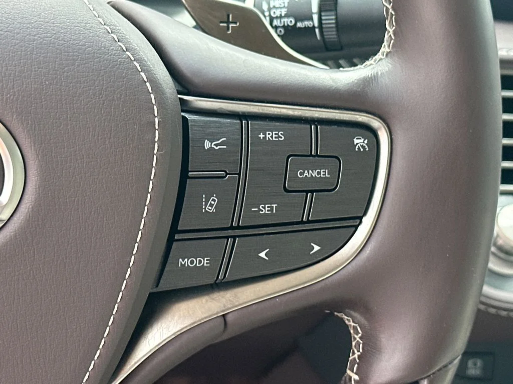 Used 2018  Lexus 500 Base image 21