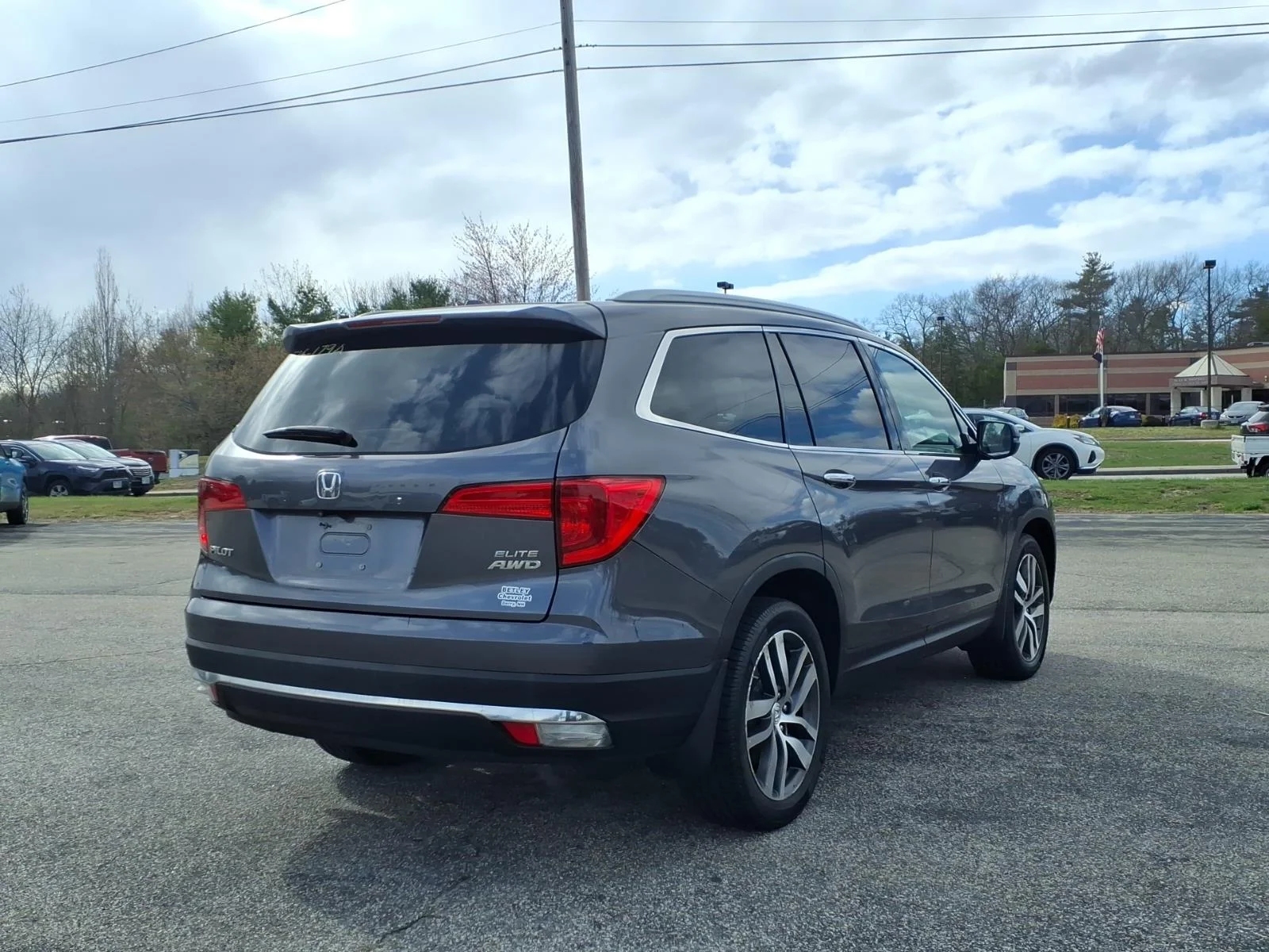 Used 2018 Gray Honda Elite image 3