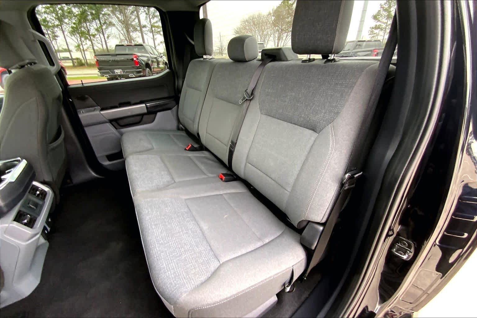 Used 2024 Agate Black Metallic Ford XLT image 31
