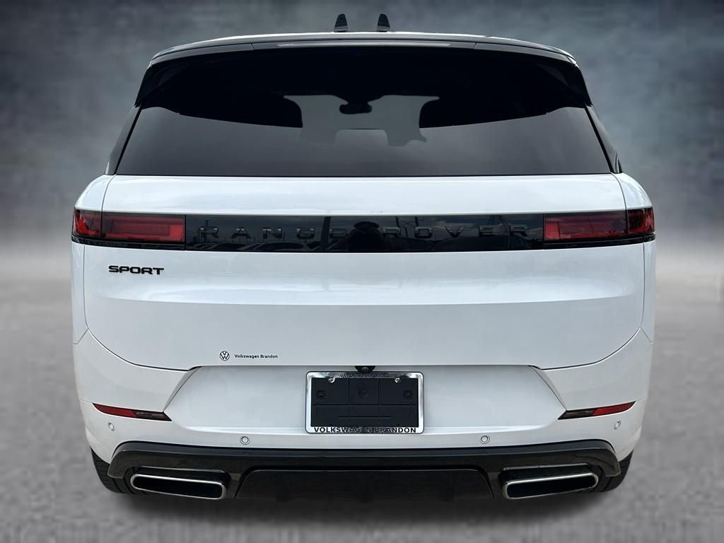 Used 2024 White Land Rover Dynamic SE image 5