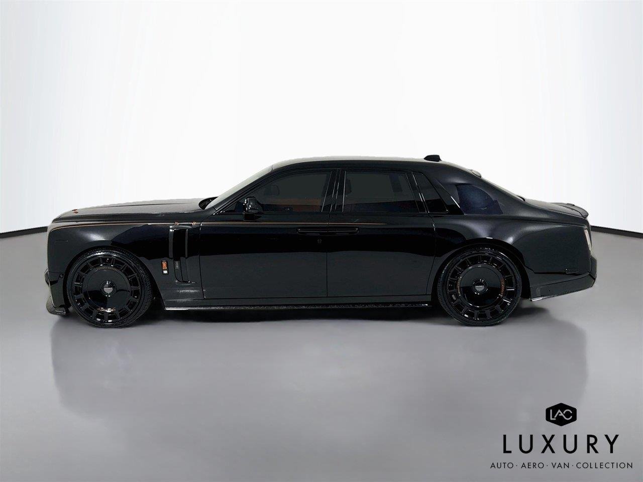 Used 2027 Black Diamond Rolls-Royce Sedan | Full Carbon Mansory Widebody image 8