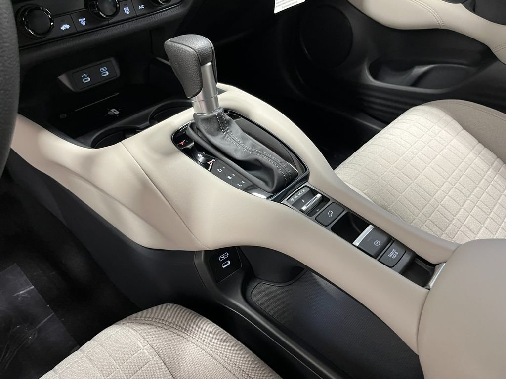 New 2027 Platinum White Pearl Honda LX image 17