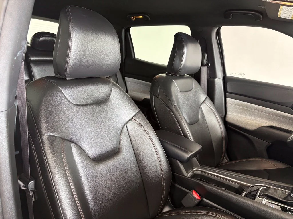 Used 2024 Black Jeep Latitude Lux image 36