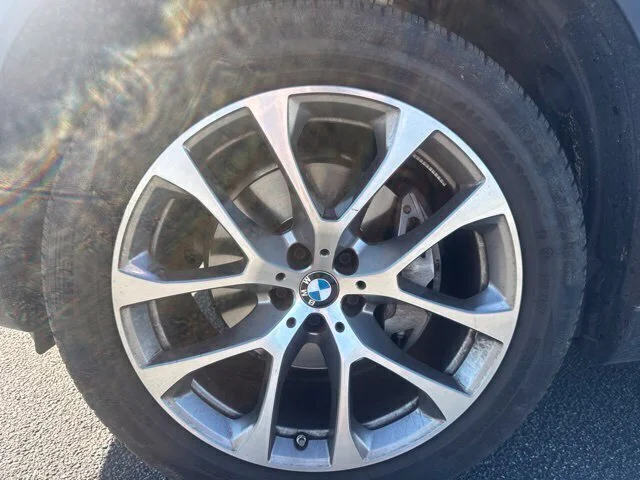 Used 2026 Gray BMW sDrive40i image 12