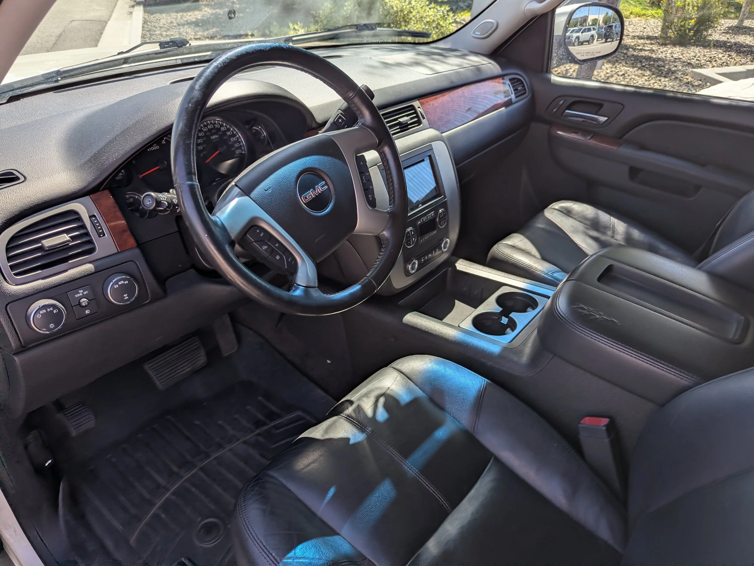 Used 2014 White Diamond Tricoat GMC SLT image 13