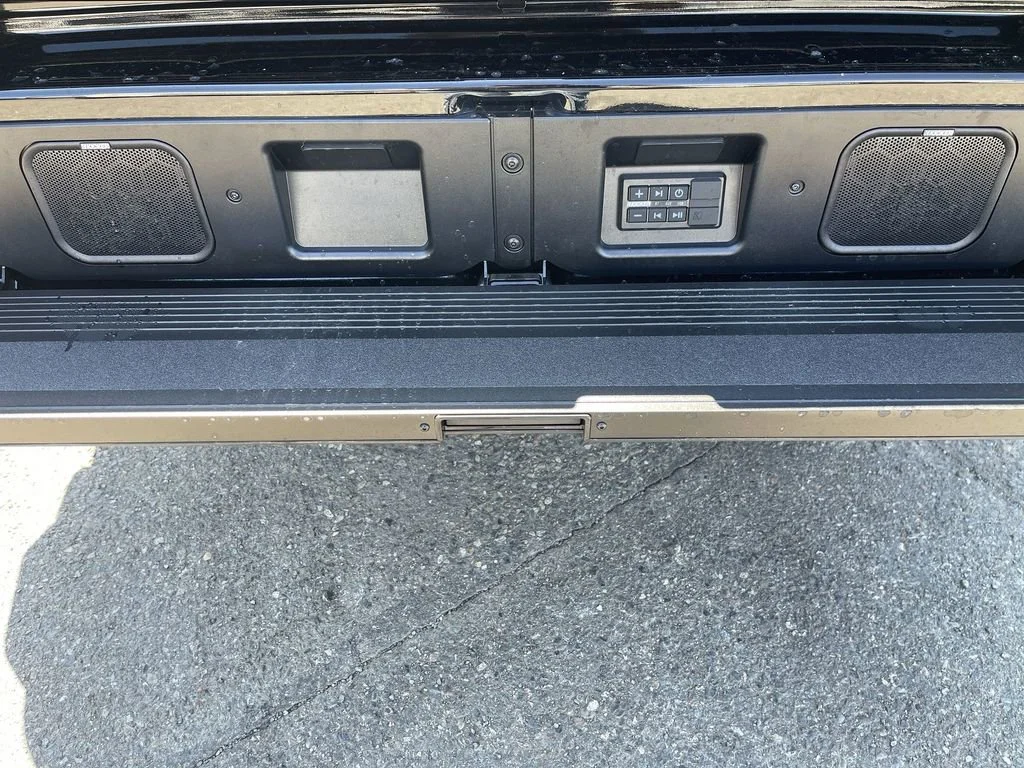 2025 GMC Sierra 3500HD Denali Ultimate - Photo 36