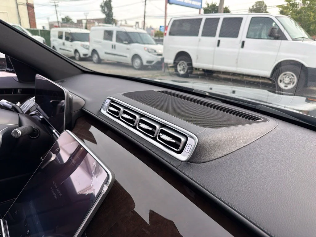 Used 2022 Black Mercedes-Benz S 580 image 27
