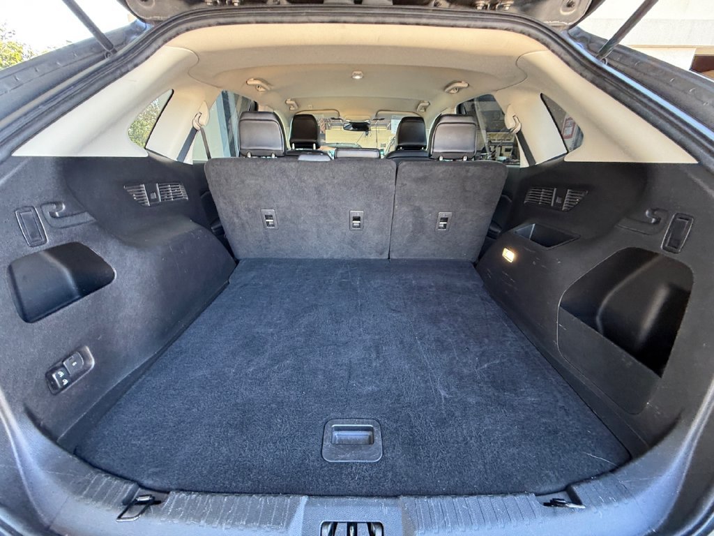 Used 2024 Gray Ford SEL image 19