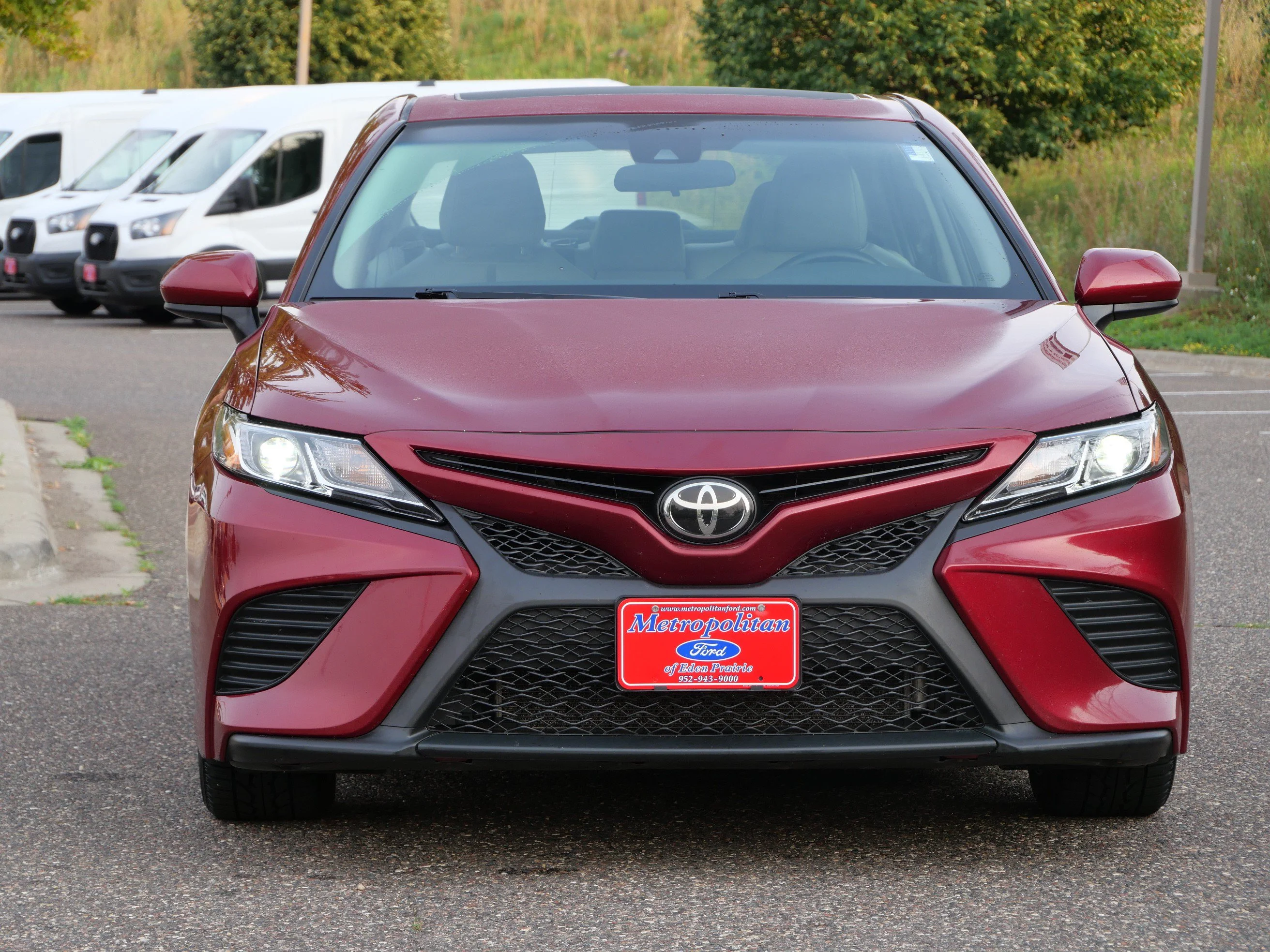 Used 2018 Toyota Camry SE with VIN 4T1B11HK8JU538212 for sale in Eden Prairie, Minnesota