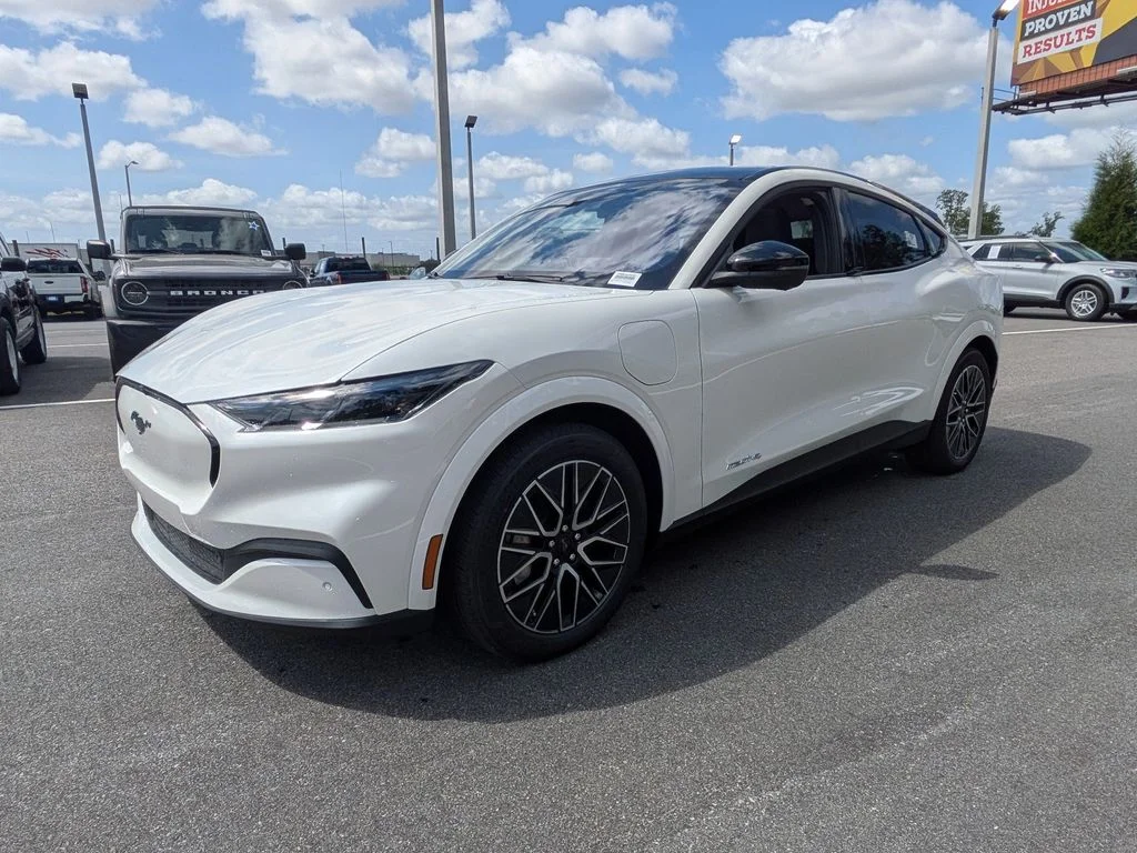 New 2026 Star White Metallic Tri-coat Ford Premium image 8