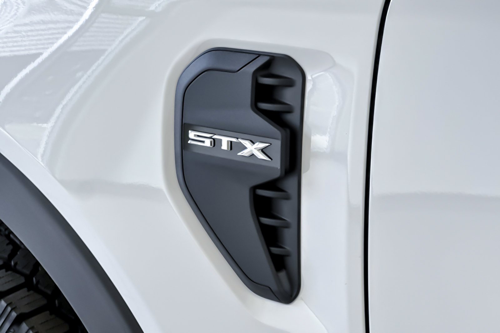 Certified Used 2025 Oxford White Ford XL image 25