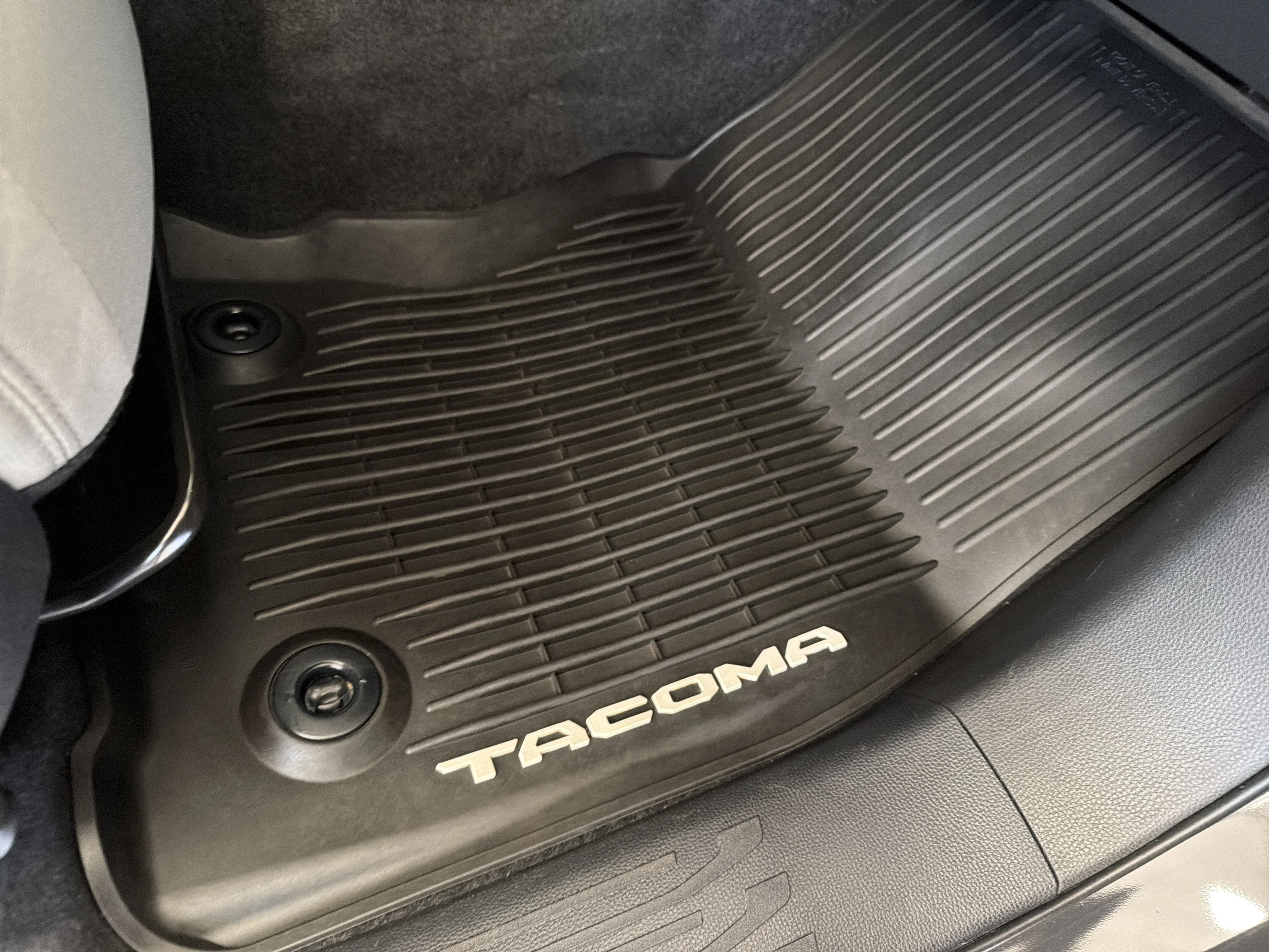 2024 Toyota Tacoma SR5 - Photo 36