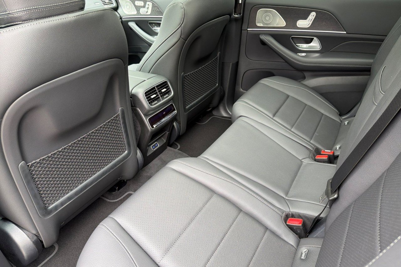 New 2026 Cirrus Silver Metallic Mercedes-Benz GLS 450 4MATIC® SUV image 11