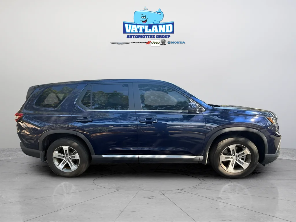 Used 2025 Obsidian Blue Pearl Honda EX-L image 6