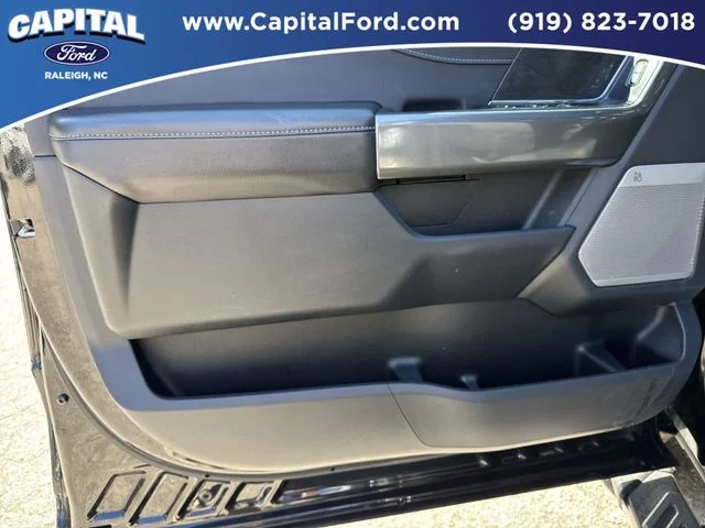 Used 2023 Black Ford XLT image 17