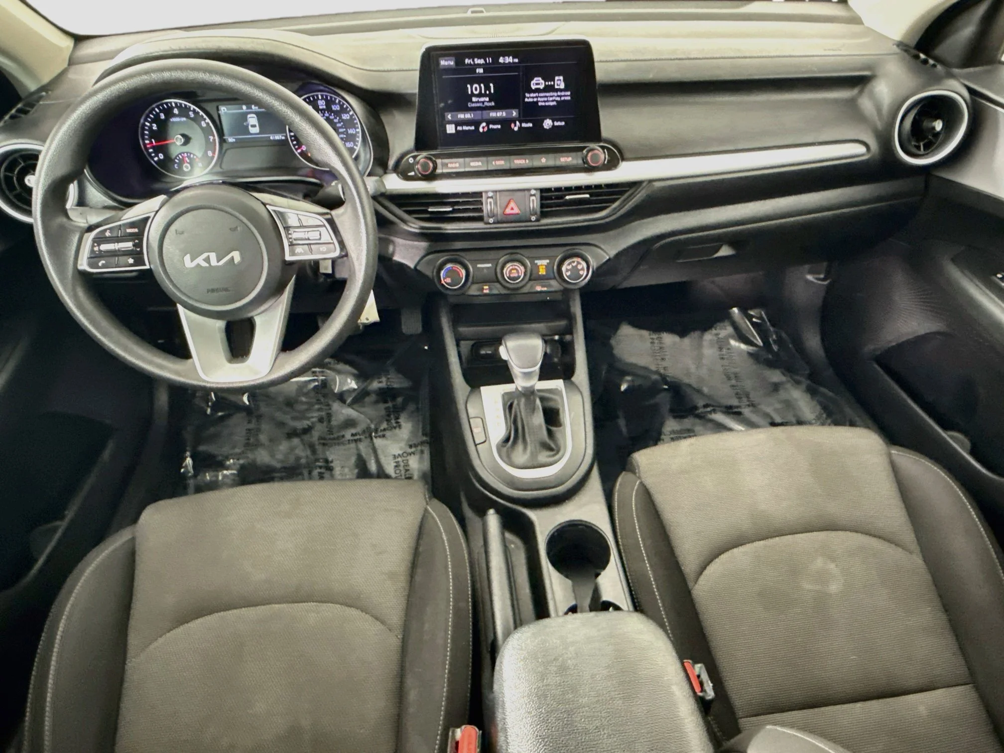Used 2024 White Kia LX image 24