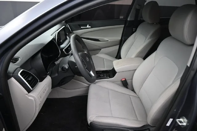 Used 2021 Gray Hyundai SE image 22