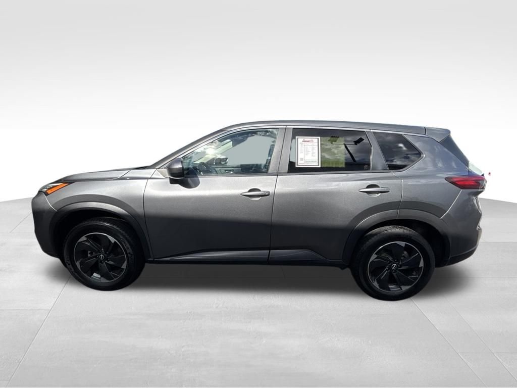 Used 2024 Gray Nissan SV image 3
