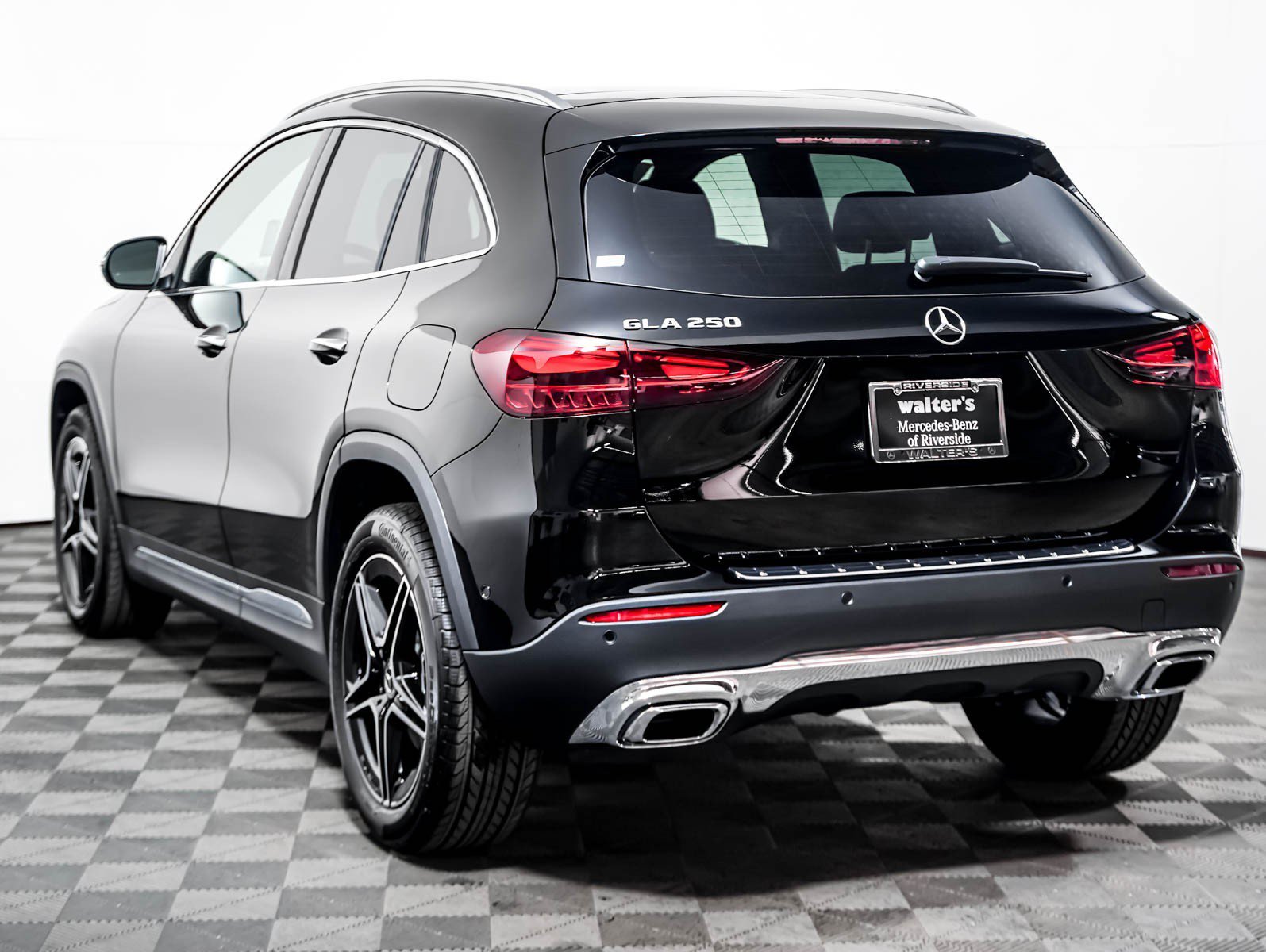 New 2026 Night Black Mercedes-Benz GLA 250 image 2