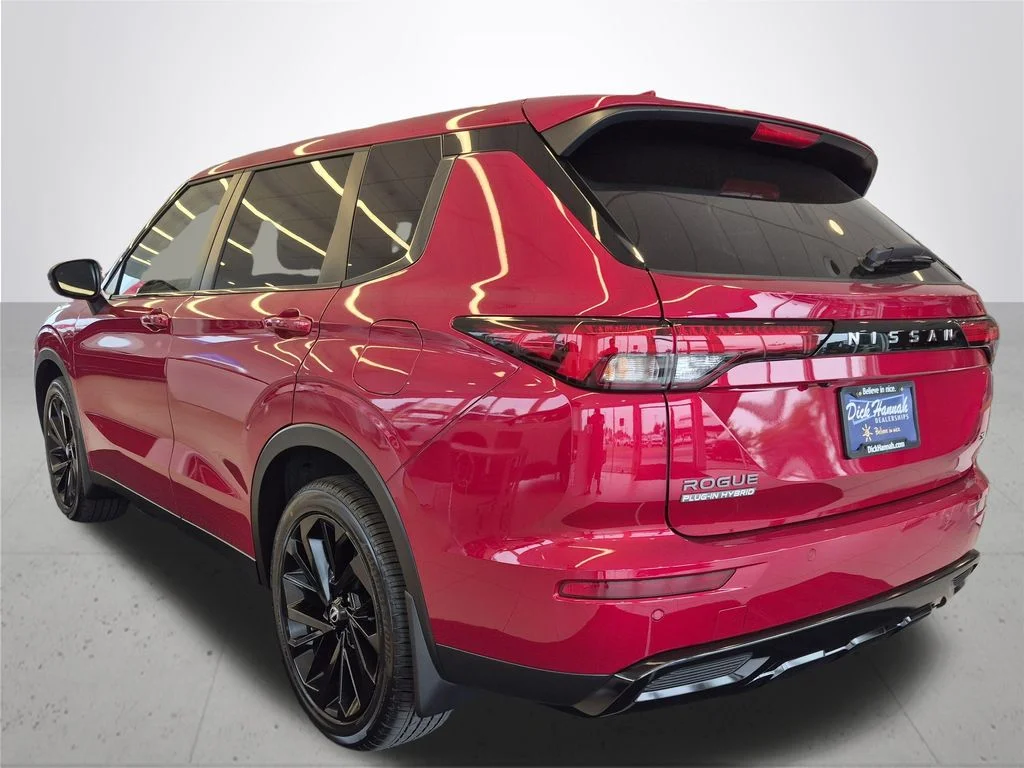 New 2026 Red Nissan SL image 10