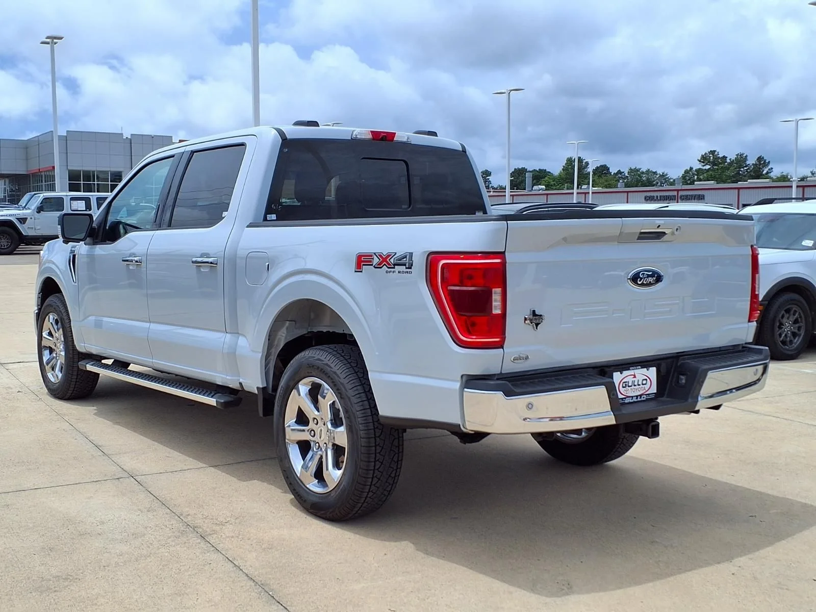 Used 2022 White Ford XLT image 2