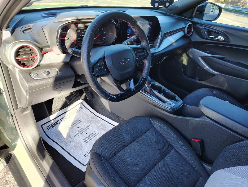 Used 2024 Green Chevrolet 1RS image 12