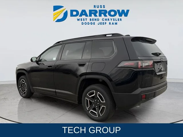 New 2026 Diamond Black Crystal Pearlcoat Jeep Limited image 3