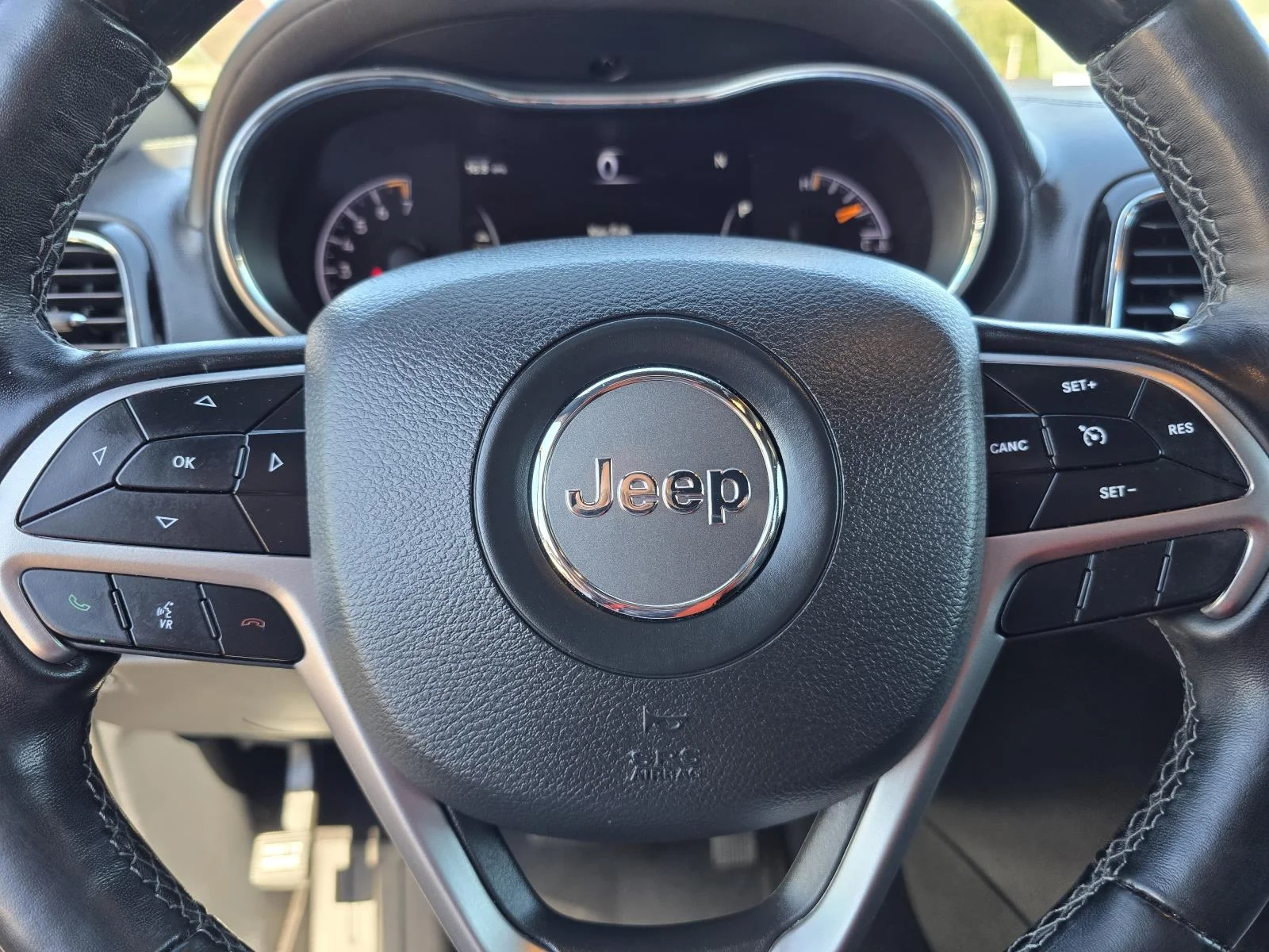 Used 2020 Gray Jeep Overland 4x4 image 14