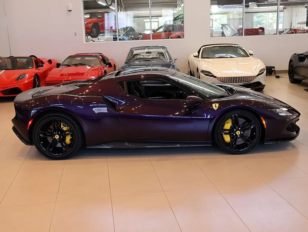 Certified Used 2025 Viola Hong Kong Ferrari  image 23