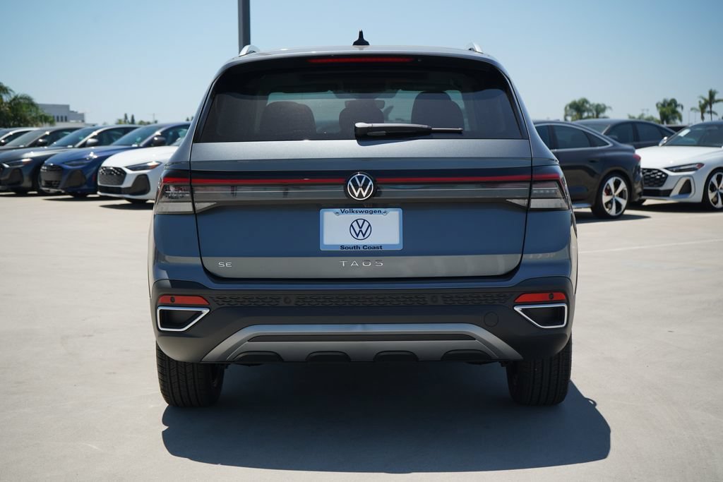New 2026 Platinum Gray Metallic Volkswagen 1.5T SE image 4