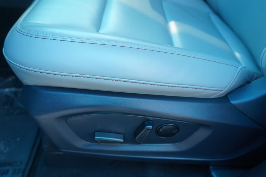 Used 2025  Ford Active image 15