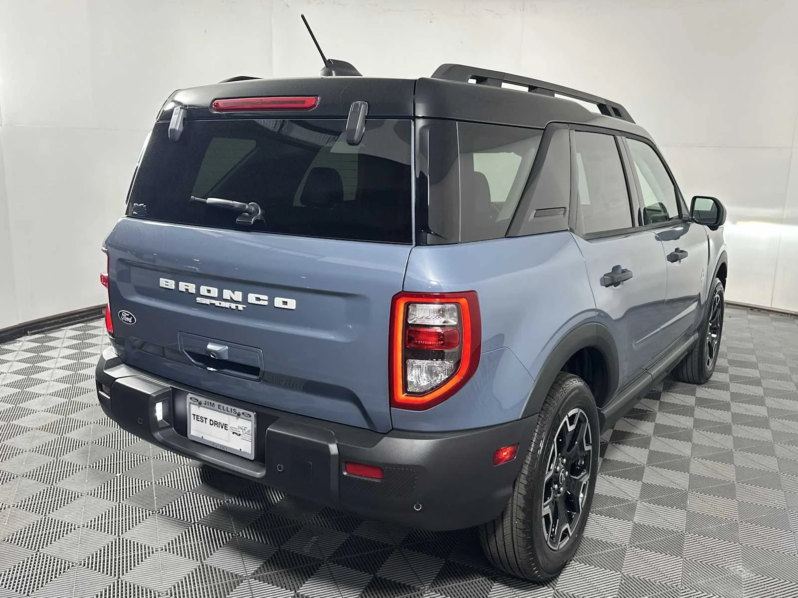 New 2026 Azure Gray Metallic Tri-Coat Ford Outer Banks image 8